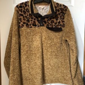 Cute soft pullover. Size large.